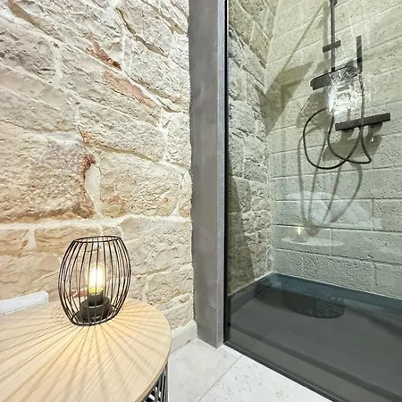 Amale 25 Medioevo Design 住宿加早餐酒店 3*