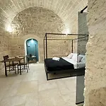 Amale 25 Medioevo Design 3*
