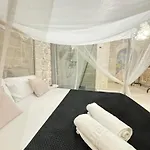 Bed & Breakfast Amale 25 Medioevo Design