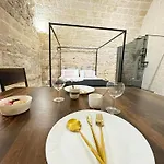 Bed & Breakfast Amale 25 Medioevo Design