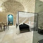 Bed & Breakfast Amale 25 Medioevo Design