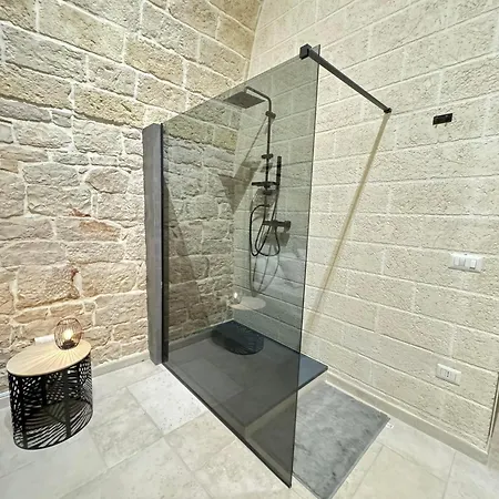 Amale 25 Medioevo Design Bed & Breakfast