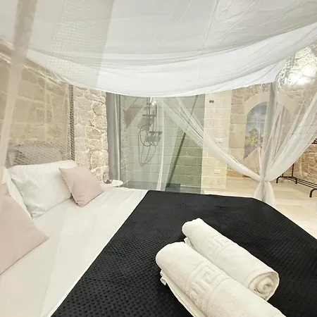 Bed & Breakfast Amale 25 Medioevo Design